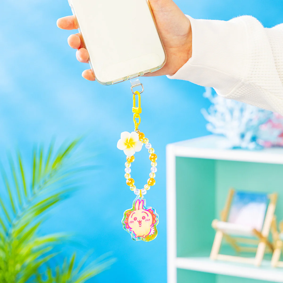 ちいかわ シーサーのおみやげやさん ビーズ付きアクリルストラップ（ハチワレ） - Image 3